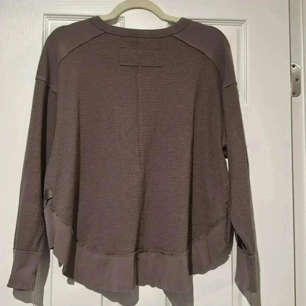 Long Sleeve Waffle Knit Pull Over - Picture 3 of 3